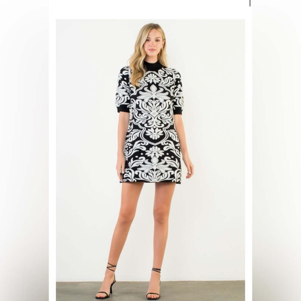 THML Black and White Floral Mini Dress EUC